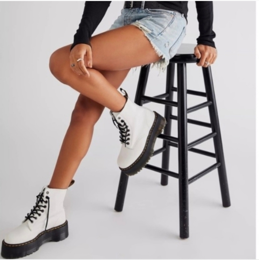 Dr. Martens 1460 Pascal 8-Eye Max Platform Boot Women's